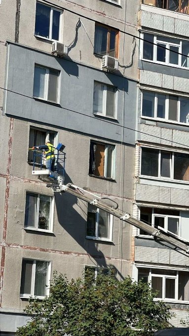 Новини Харкова: відновлюють будинок після удару дрона